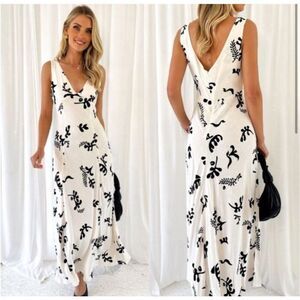 🖤 Paper Heart Black & White Abstract Midi Dress – Size Small – Linen Blend EUC